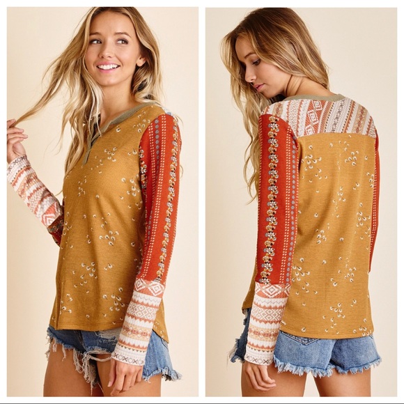 Chic Aztec Print Contrast Sleeve Details Top - Picture 2 of 3